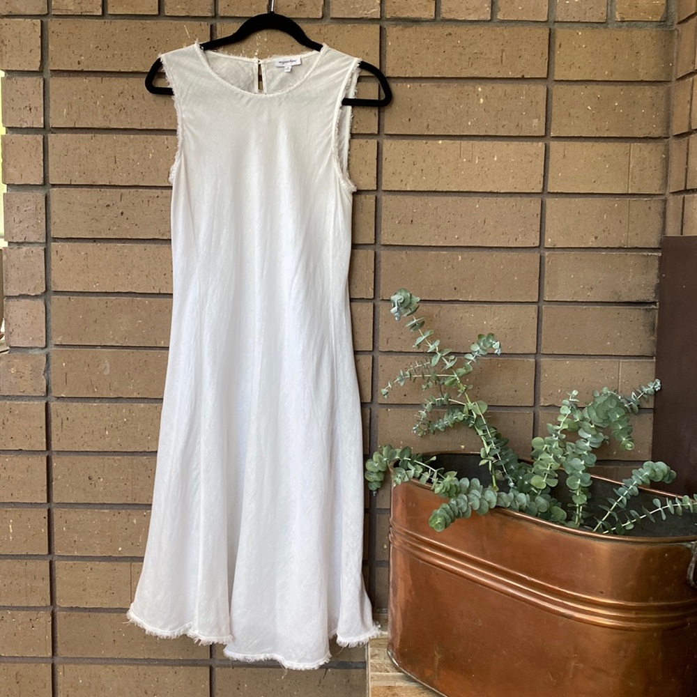 100% white linen Magaschoni dress